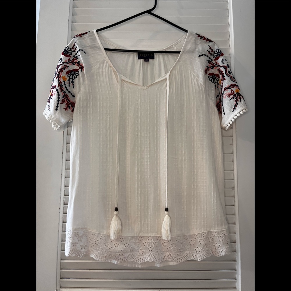 Artesia embroidered white blouse